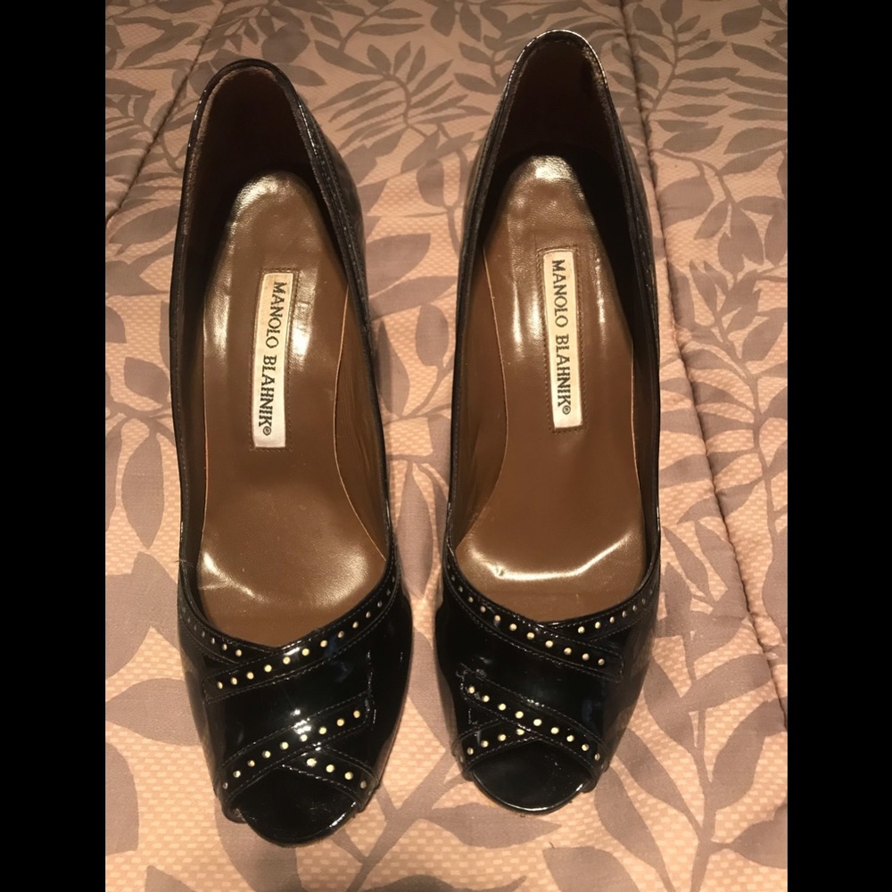 Manolo Blahnik Patent Peep Toe Pumps Sz 36.5